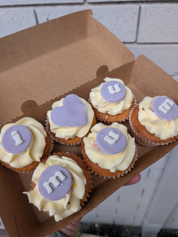 "I <3 U MUM" 6 pack Cupcakes - Image 2